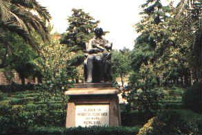 Estatua del Marqués de Mirabel, en el Parque de San Antón